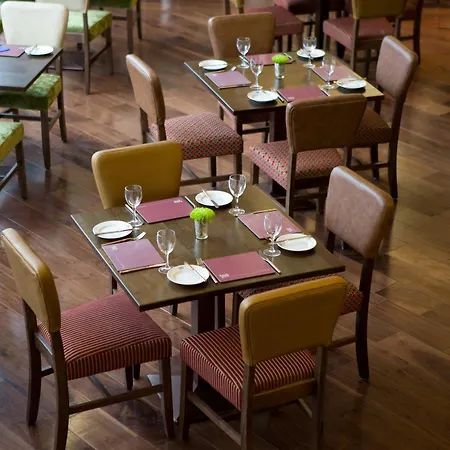 Leonardo Hotel Exeter 